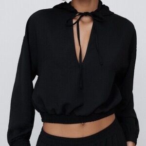 Zara Black Top Cropped Hoodie Sweatshirt Size Small